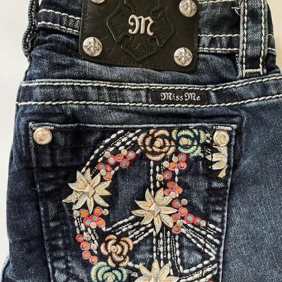 Miss Me Bermuda Size 26 - Picture 8 of 10